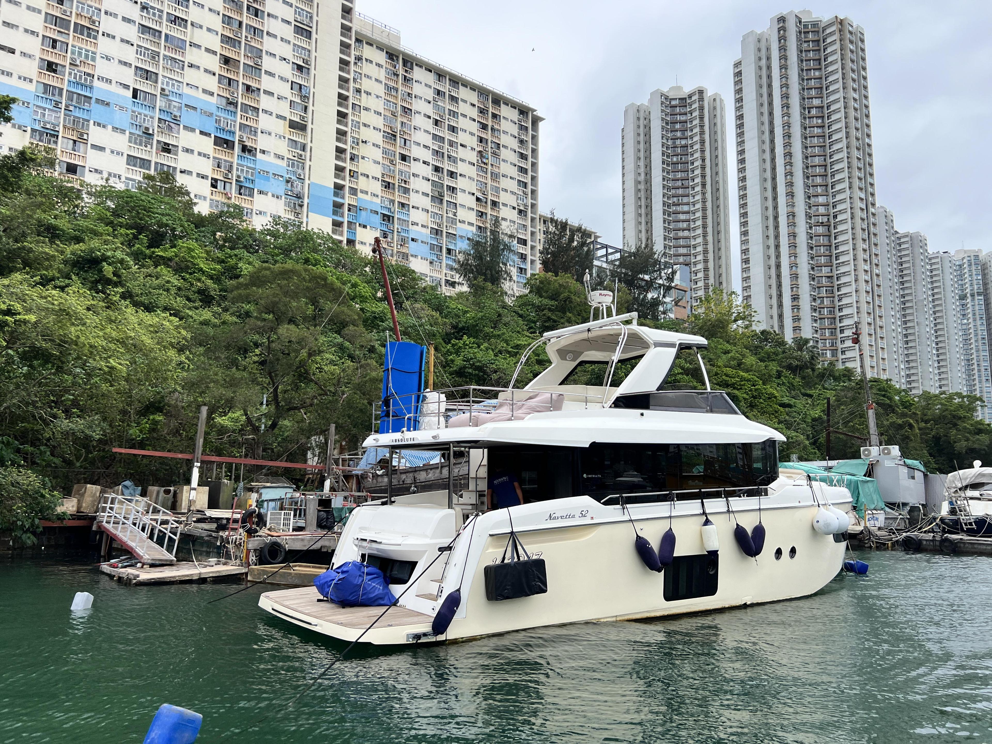Absolute Navetta 52