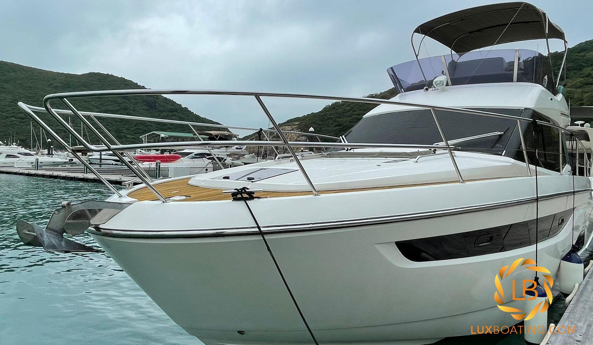 Bavaria R40 Fly
