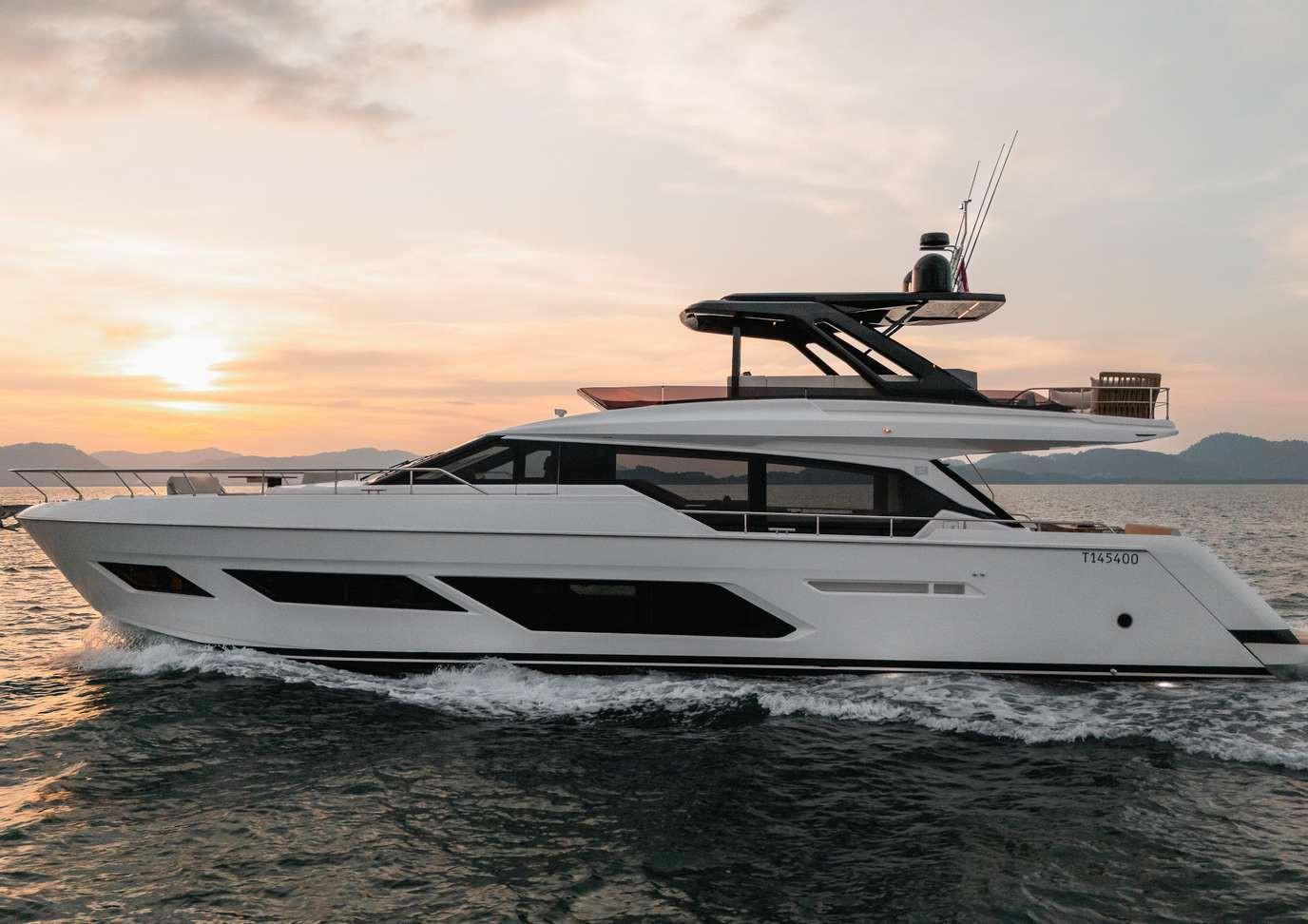 Ferretti 720