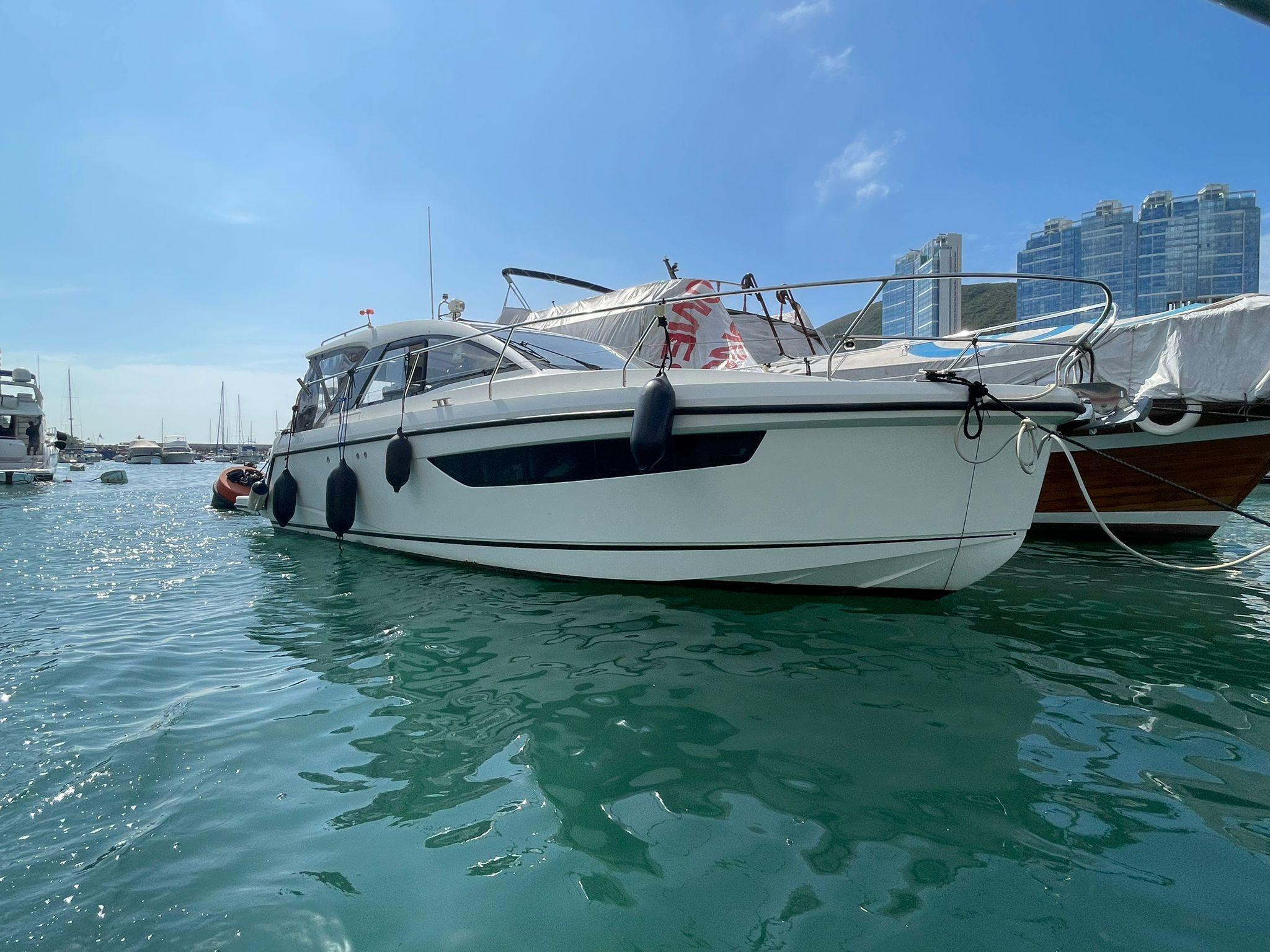 Sealine S330