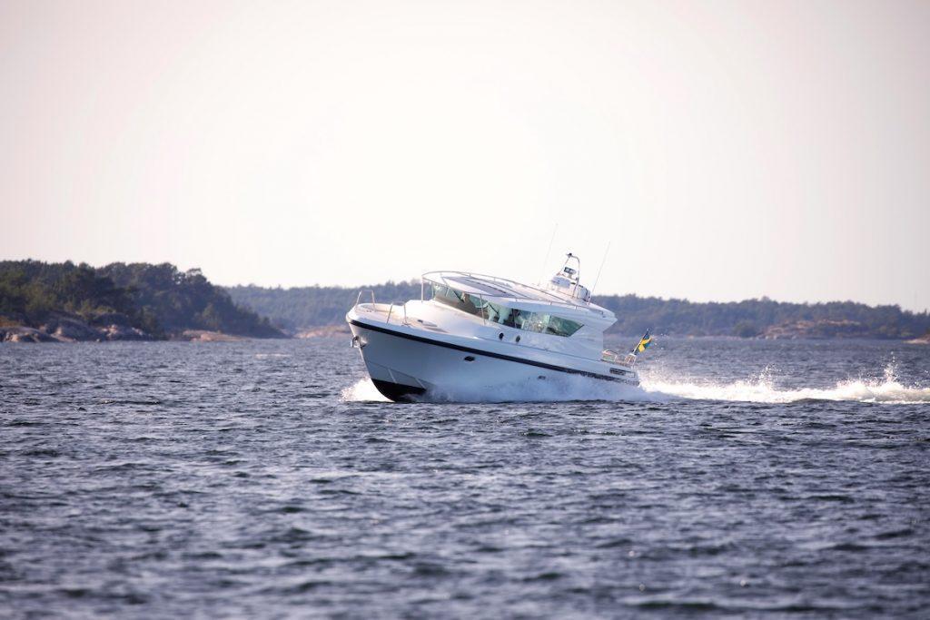 Delta Powerboats 400 SW
