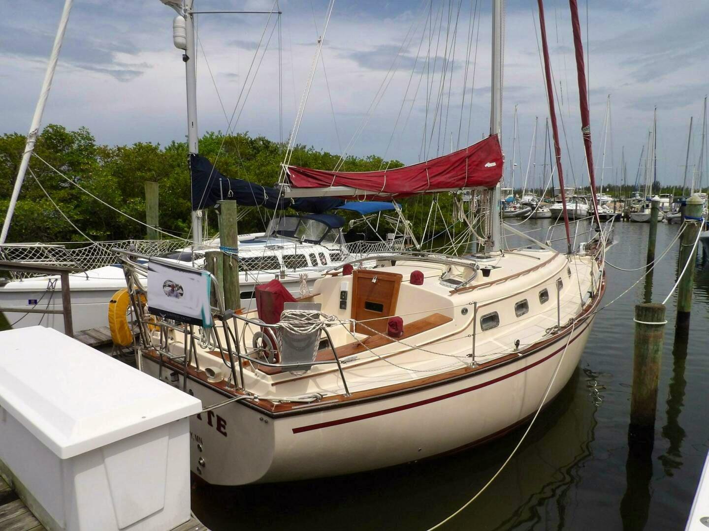Island Packet 32