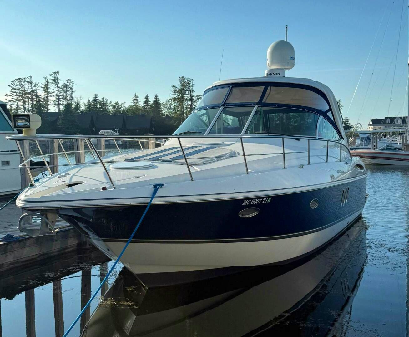 Cruisers Yachts 420 Express