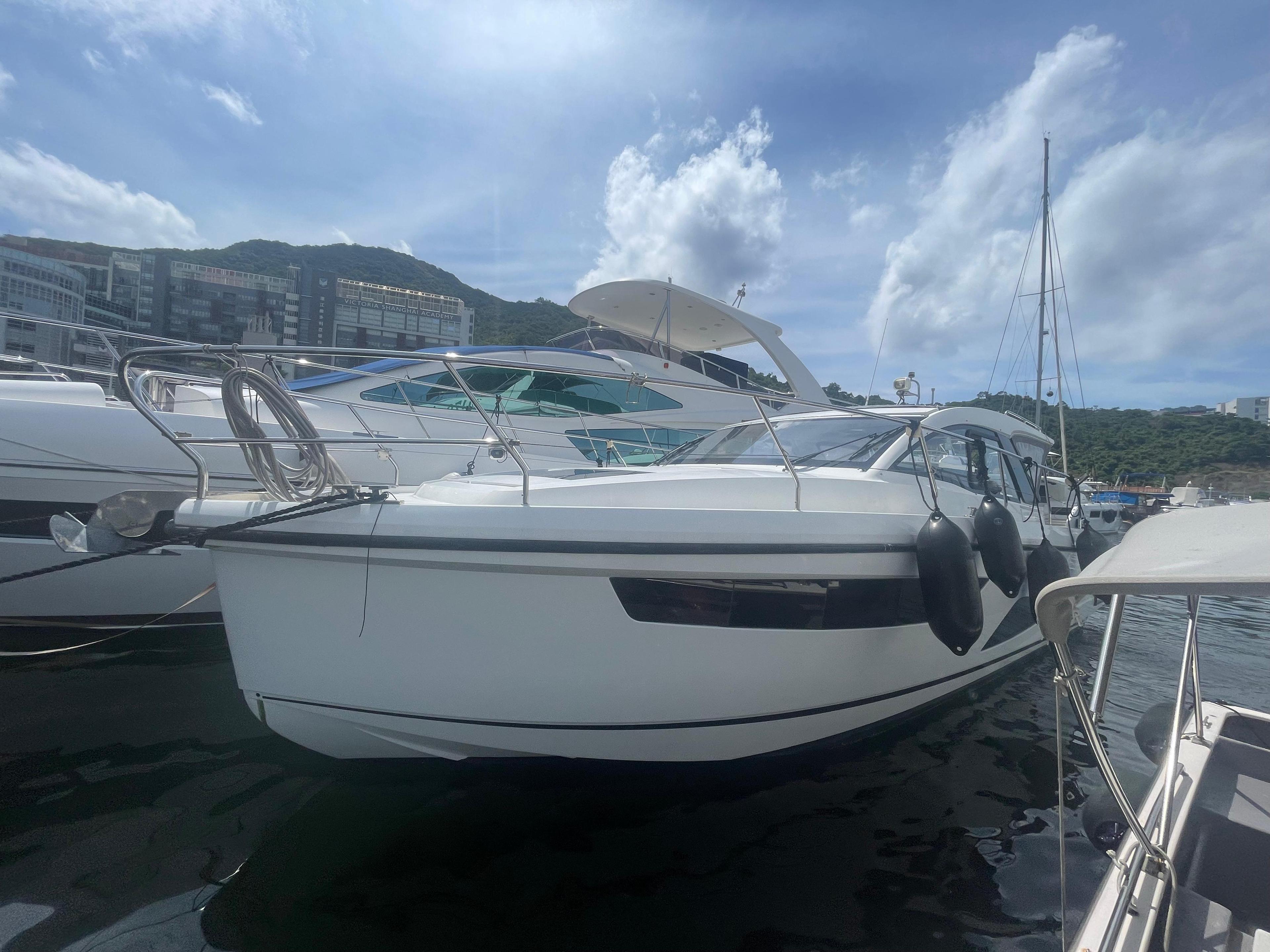 Sealine S330