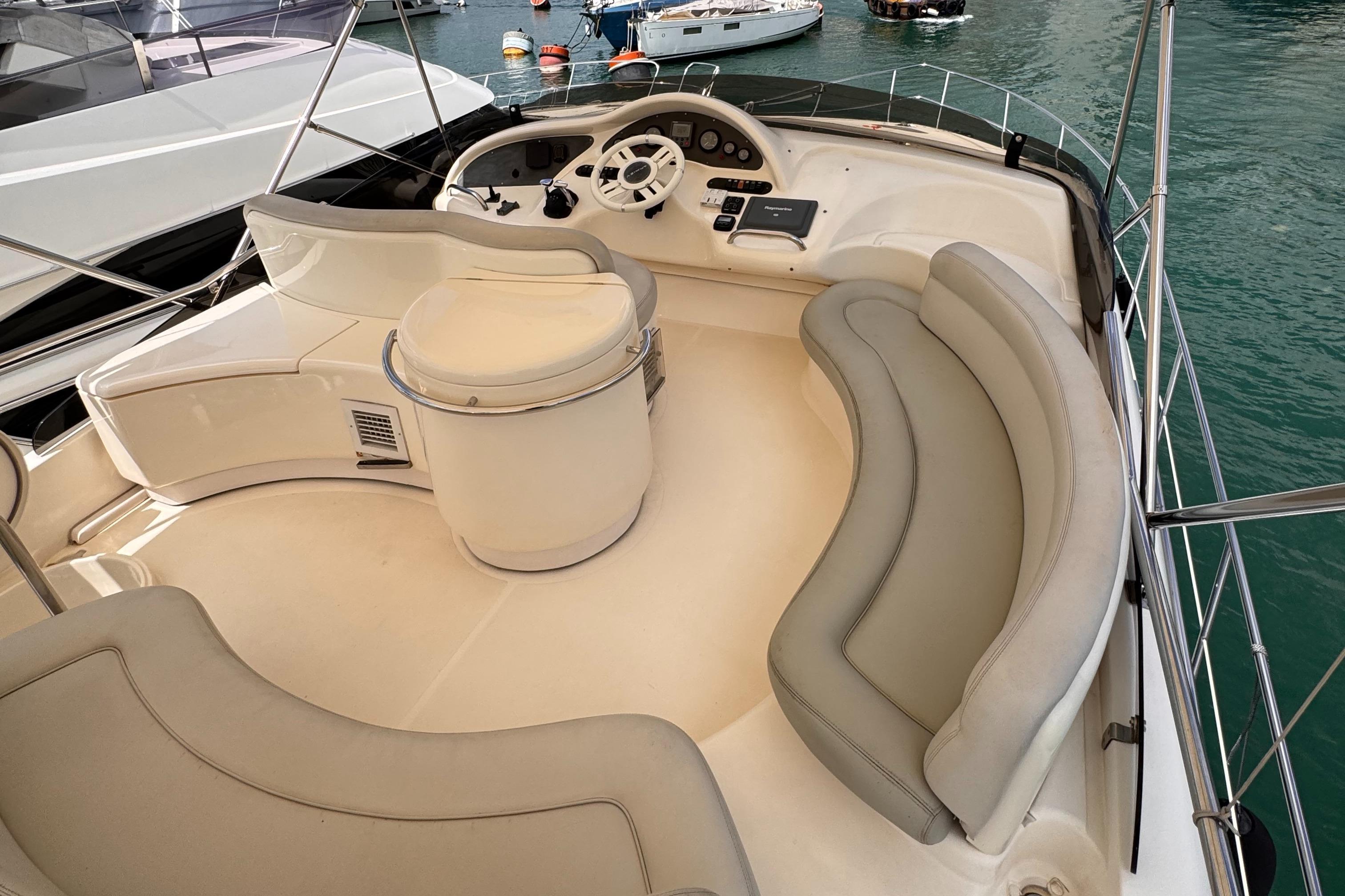 Azimut 46
