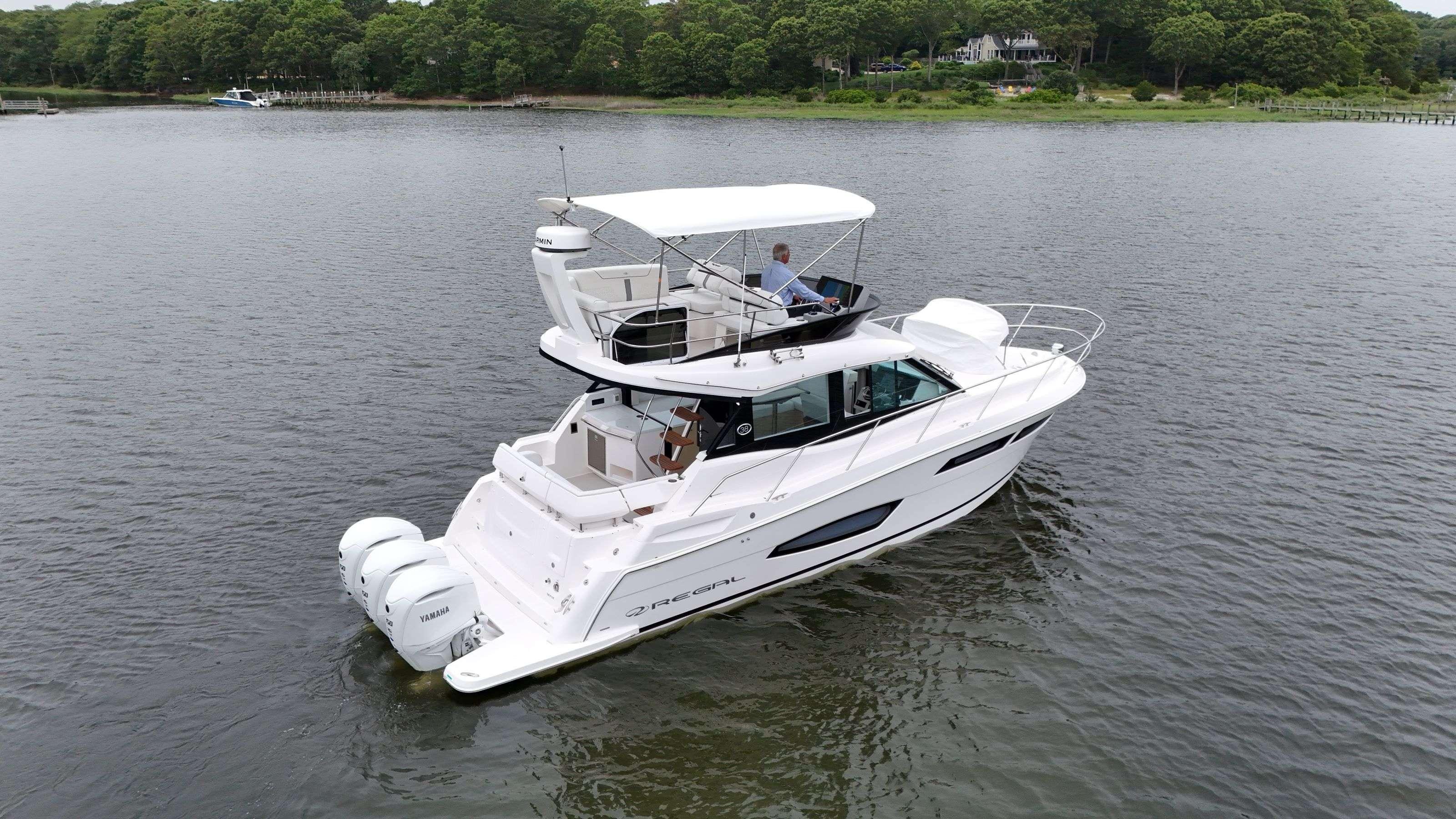 Regal 38 FXO