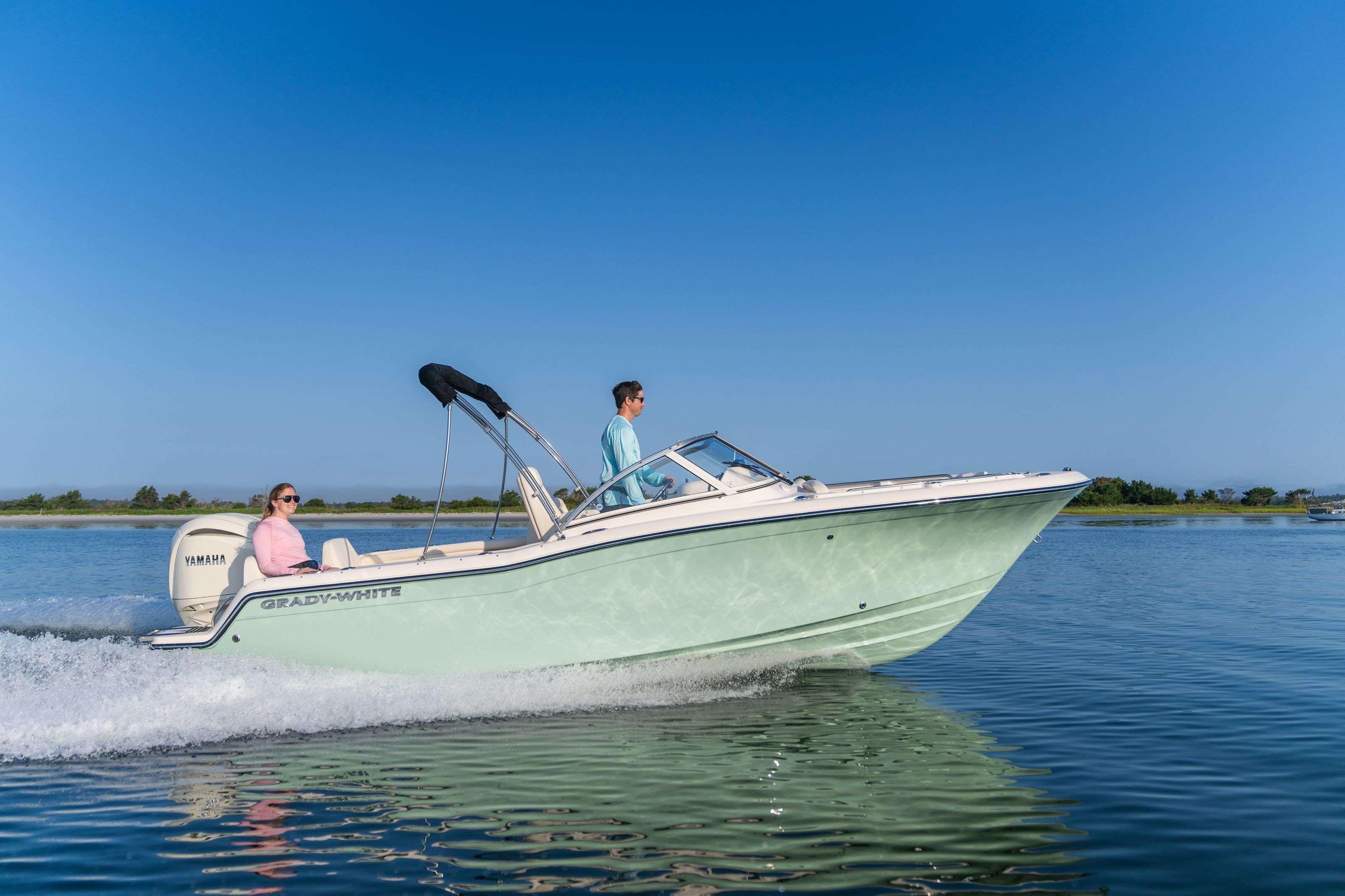 Grady White FREEDOM 215