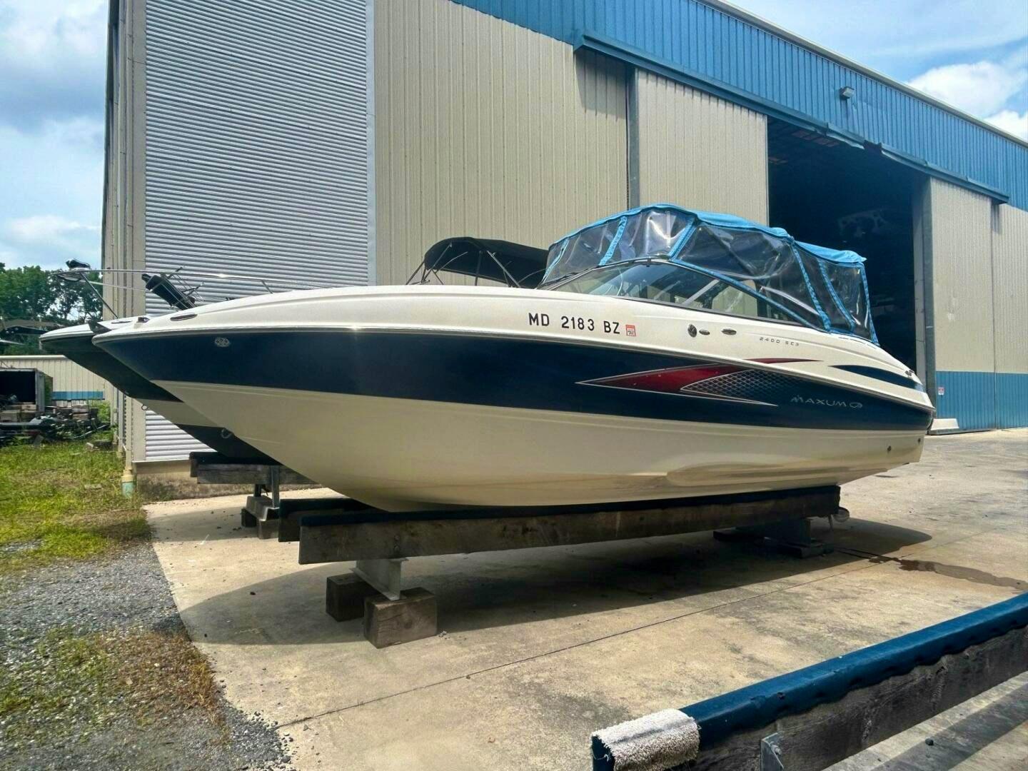 Maxum 2400 SC3