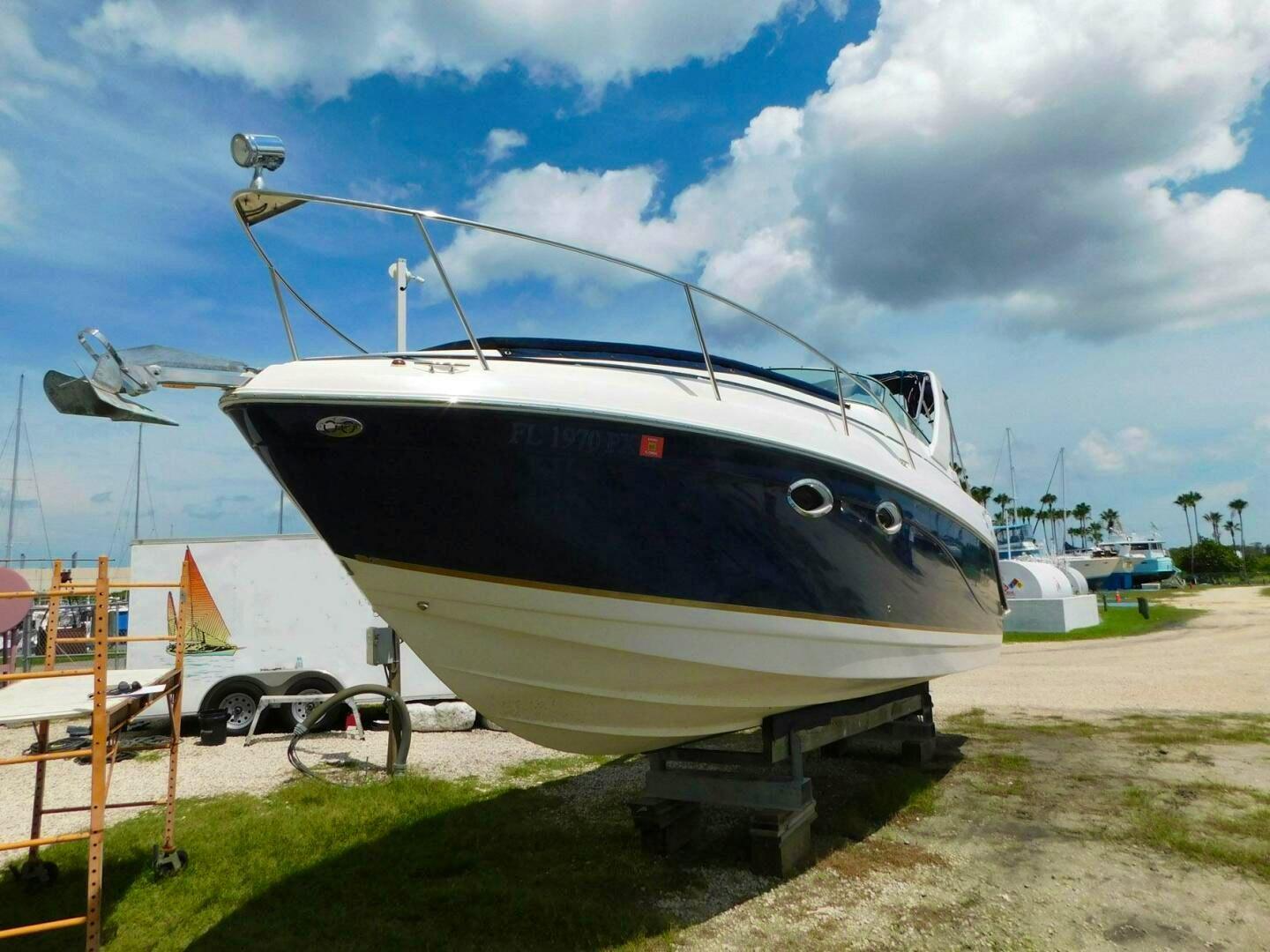 Rinker Fiesta Vee 270