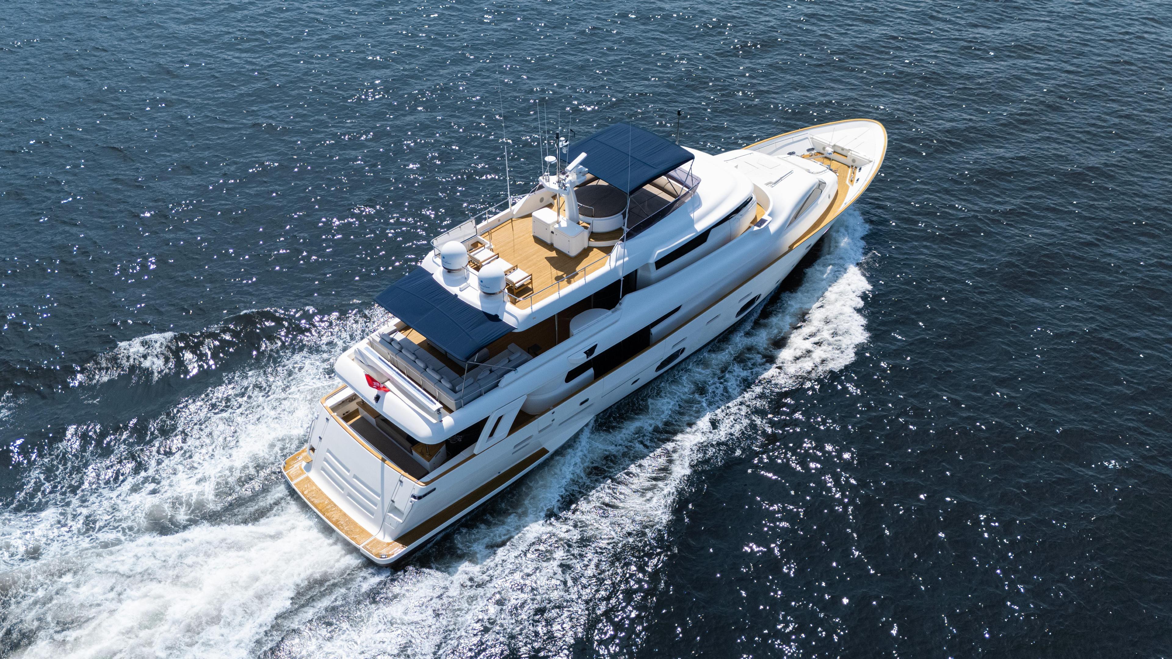 Custom Line Navetta 33