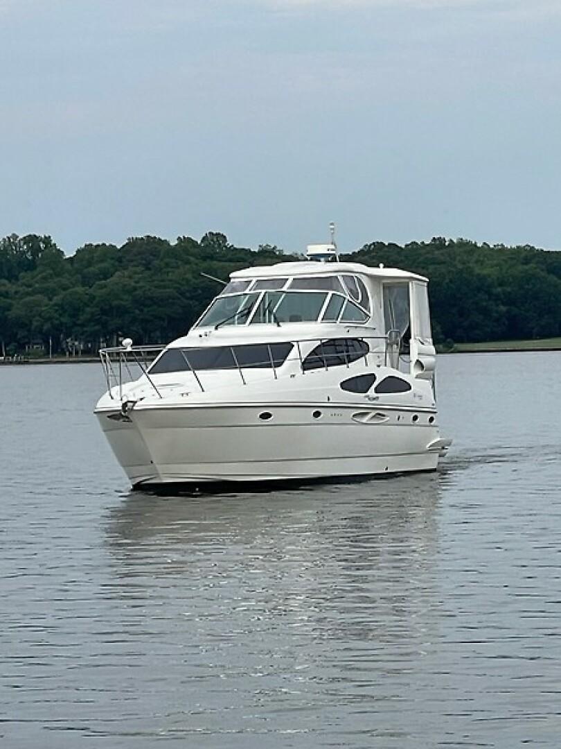Cruisers Yachts 405 Express Motoryacht