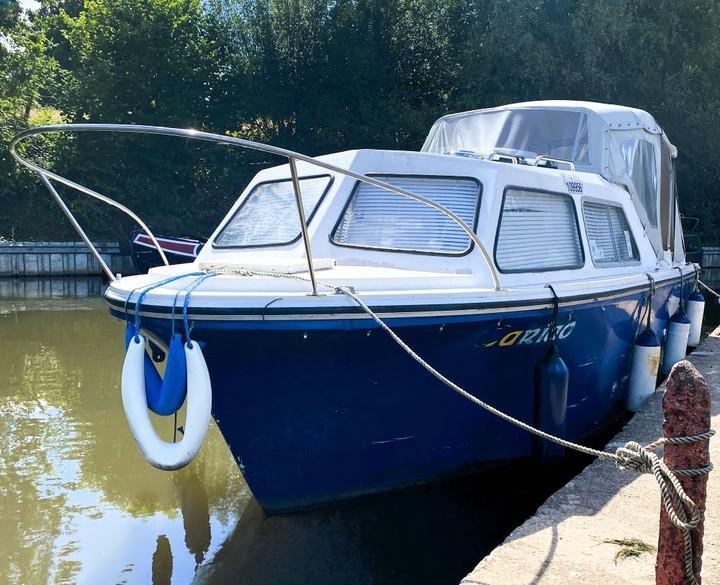 Viking 3 berth motor cruiser