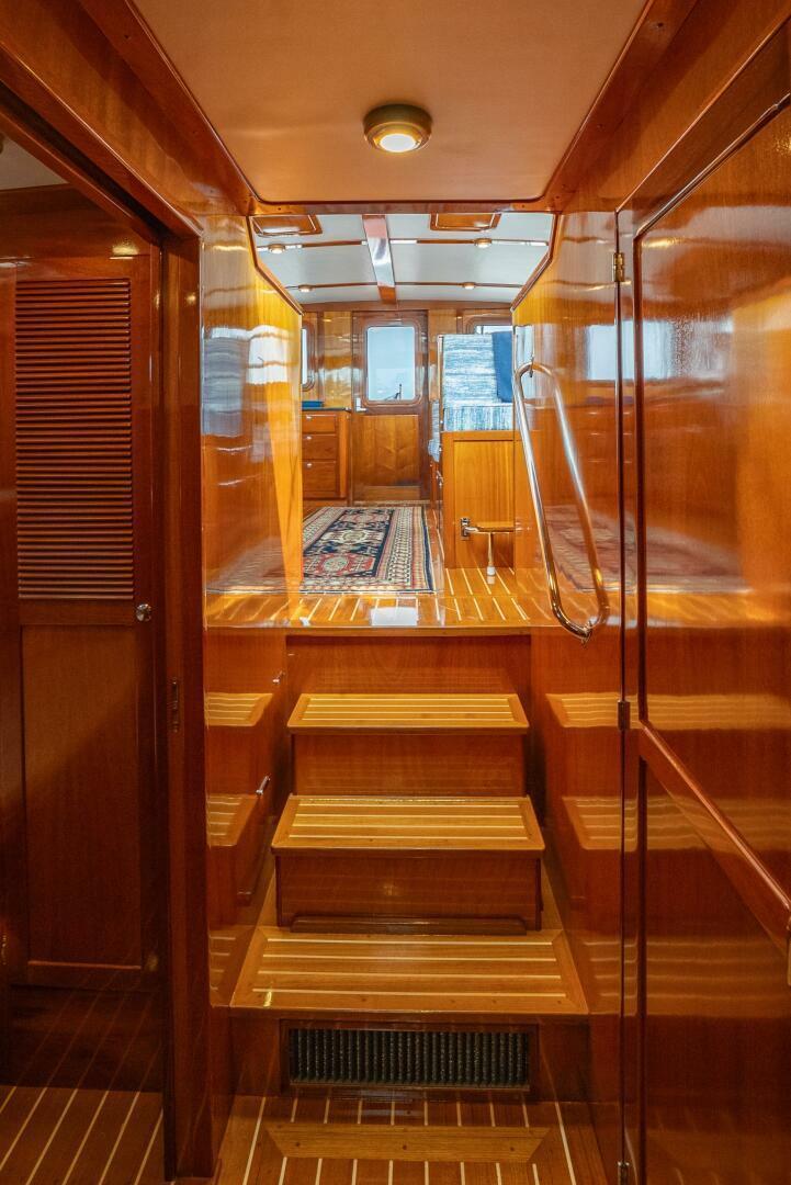 Thumbnail 9 - Lowell Flybridge