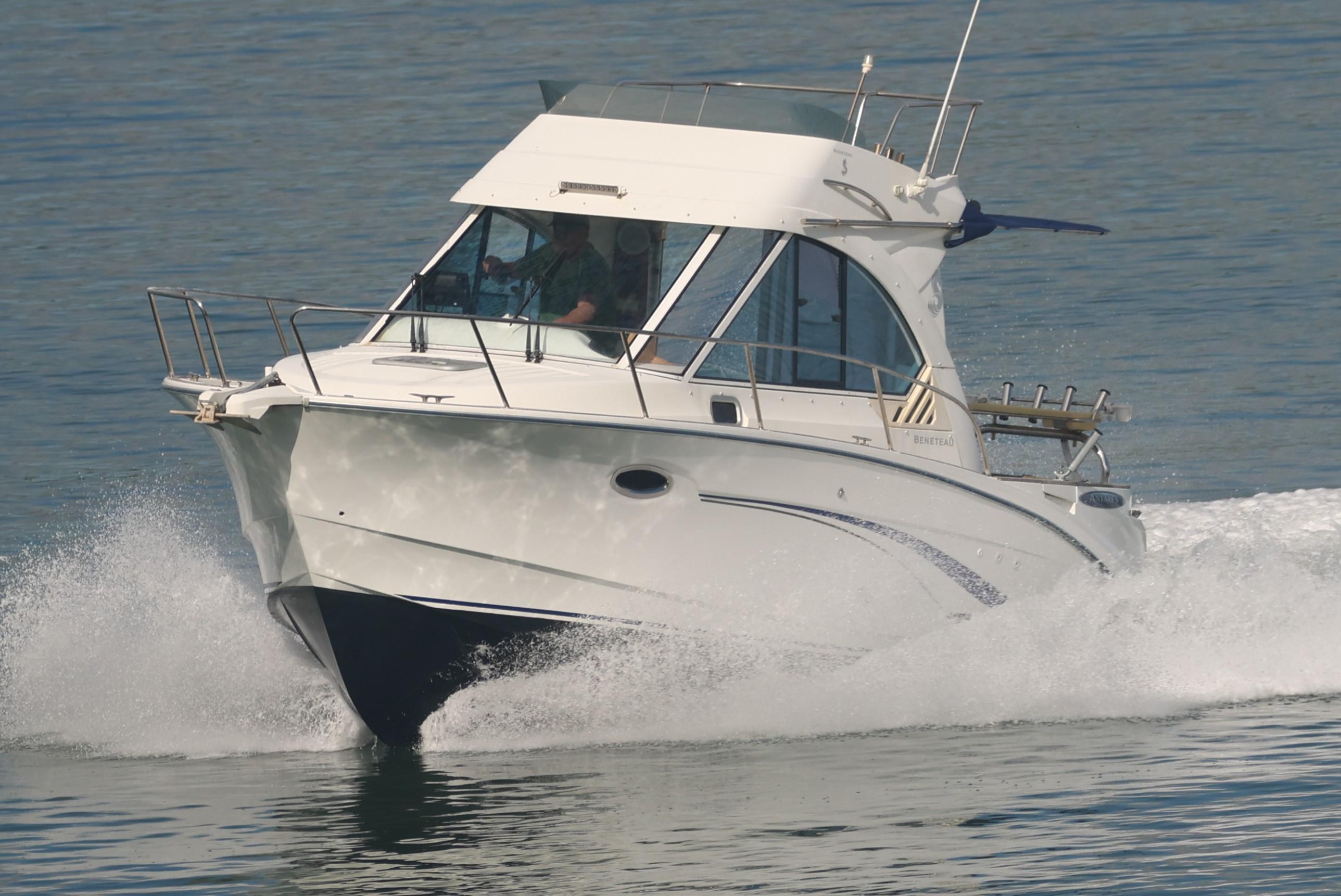 Beneteau Antares 880