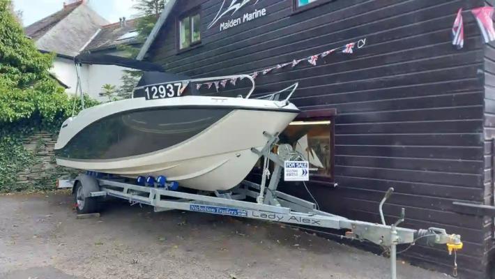 Quicksilver Activ 555 Open