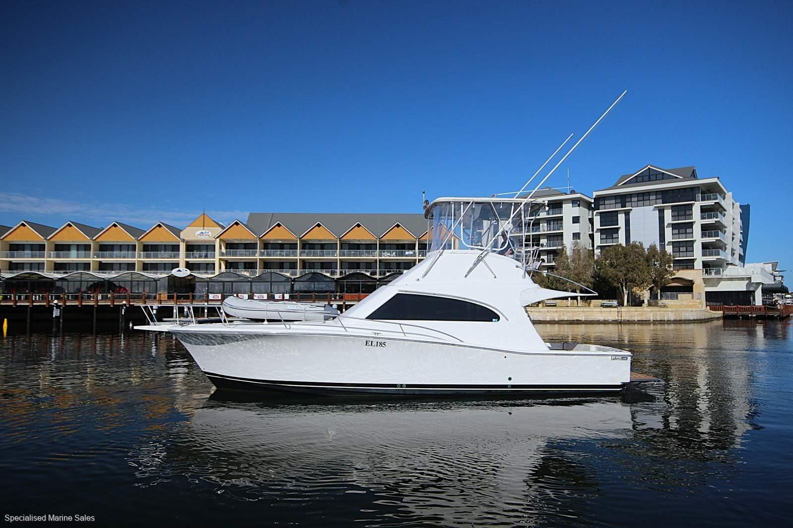 Luhrs 40 Convertible