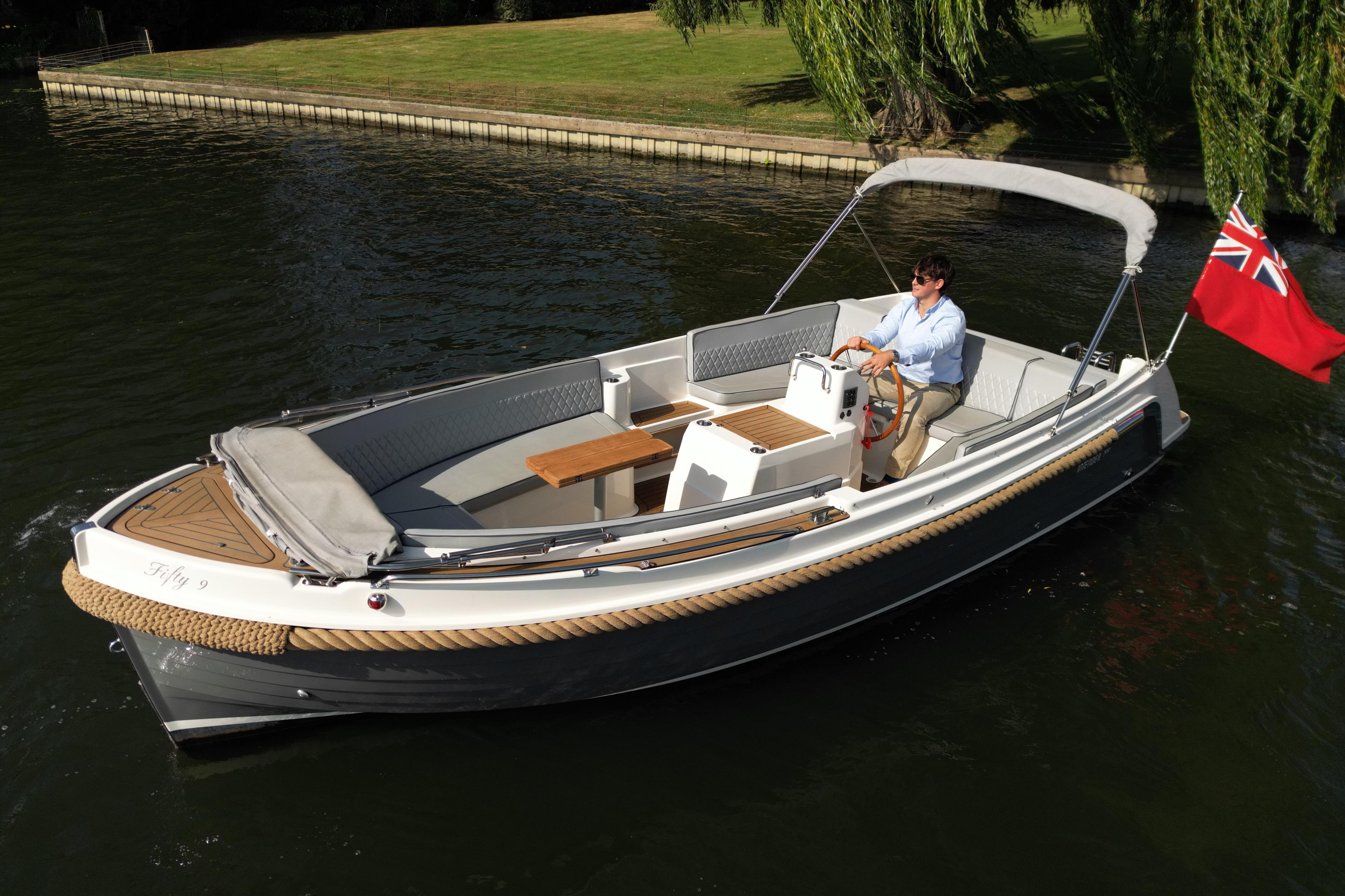 Interboat Intender 700