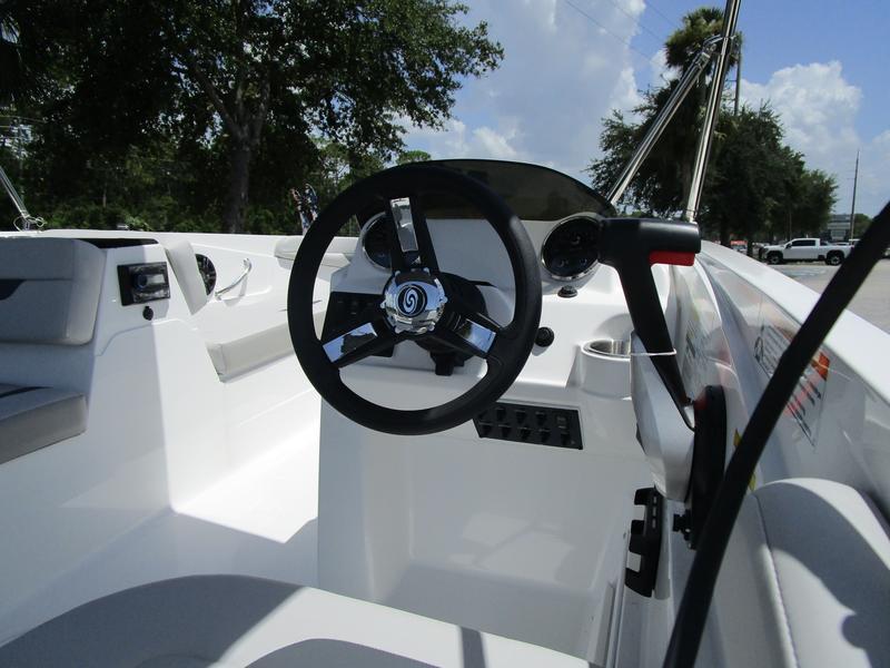 Thumbnail 12 - Hurricane SunDeck Sport OB SS 185 OB