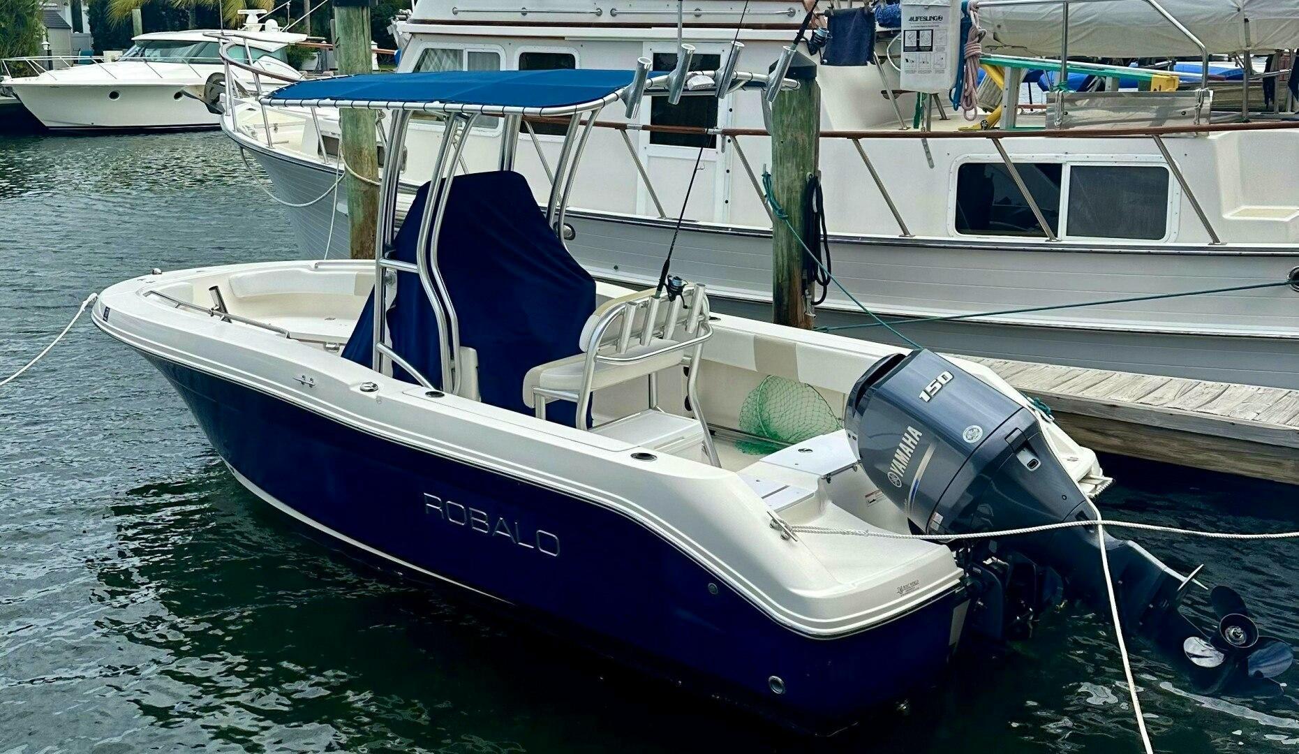 Robalo R200