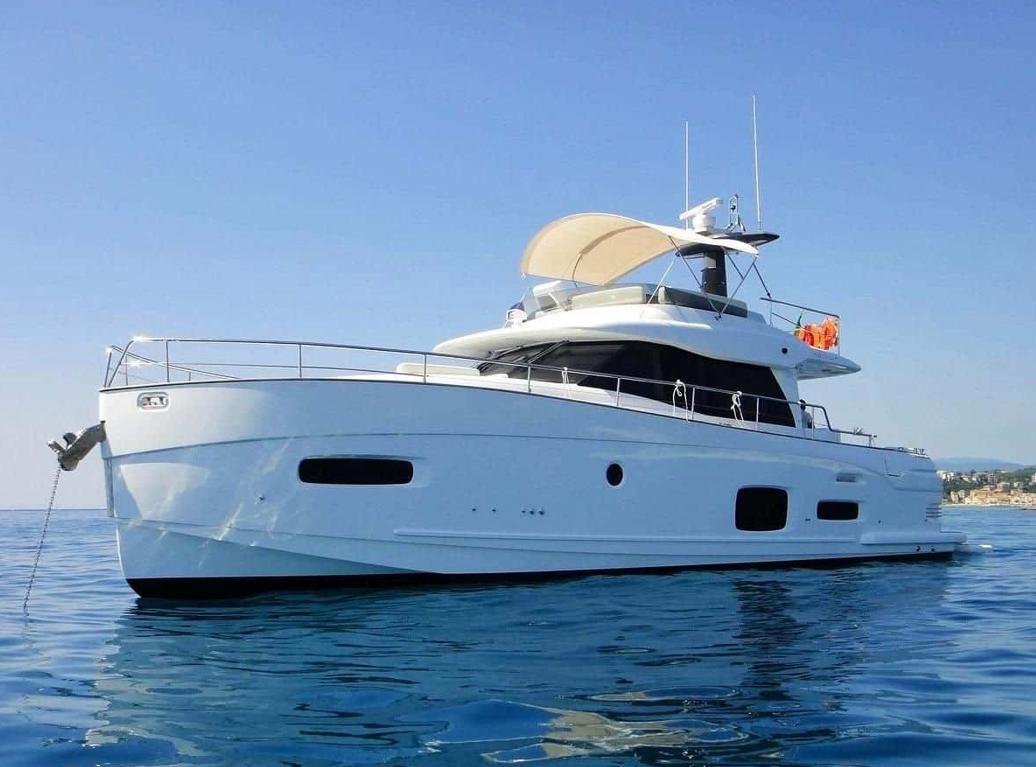 Azimut Magellano 53