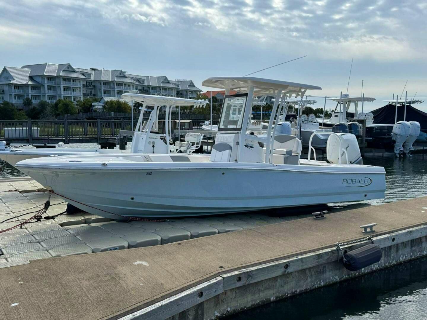Robalo 246 Cayman