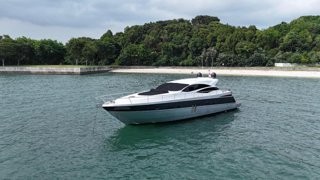 Pershing 62