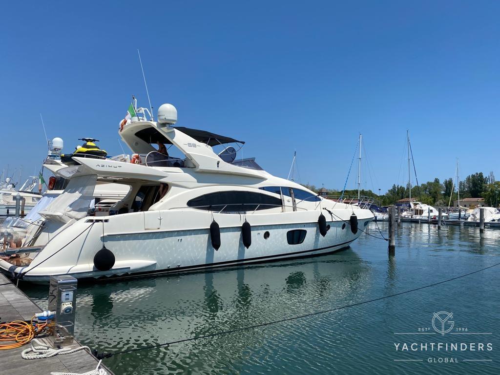 Azimut 68 Fly