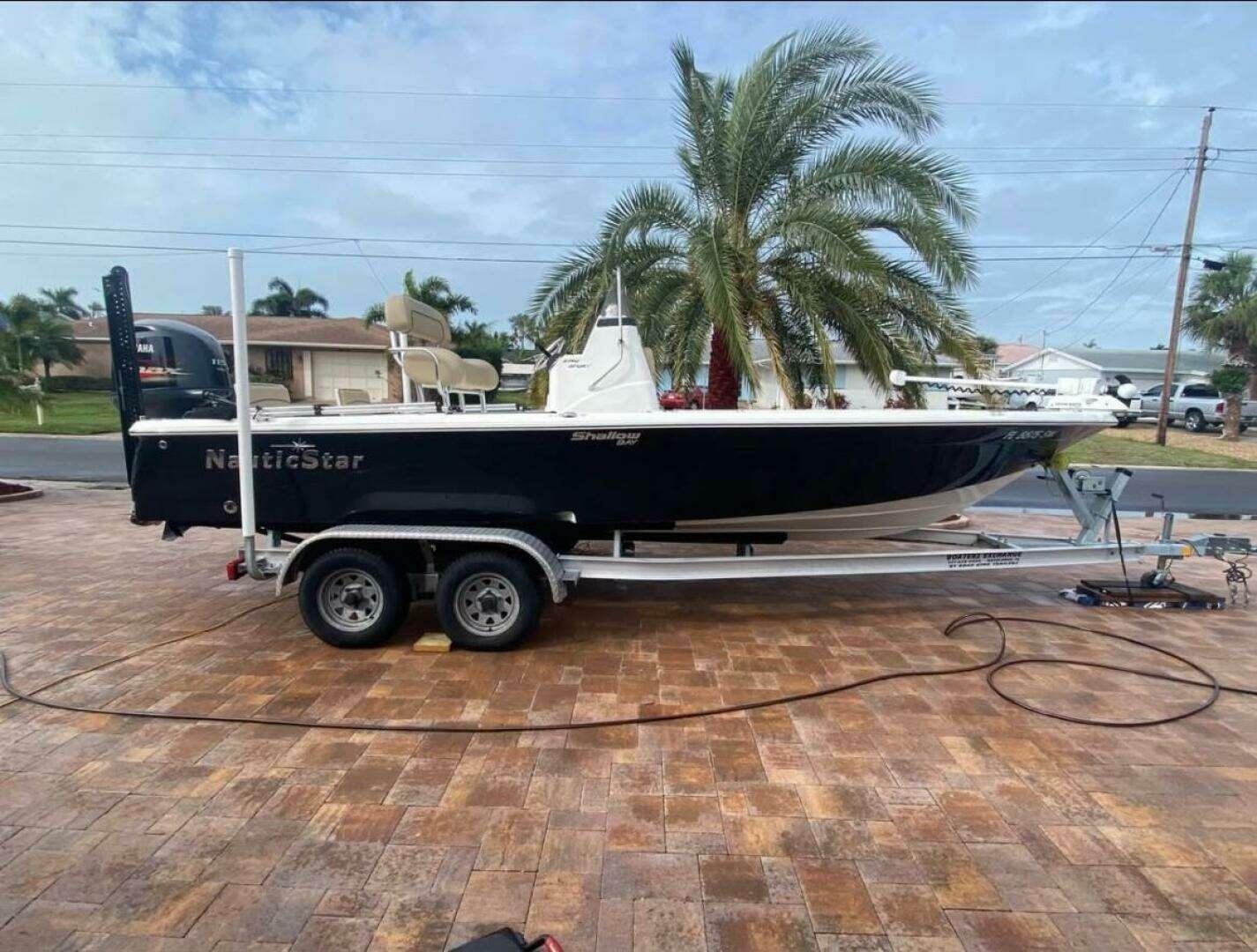 NauticStar 2140 Sport Shallow Bay