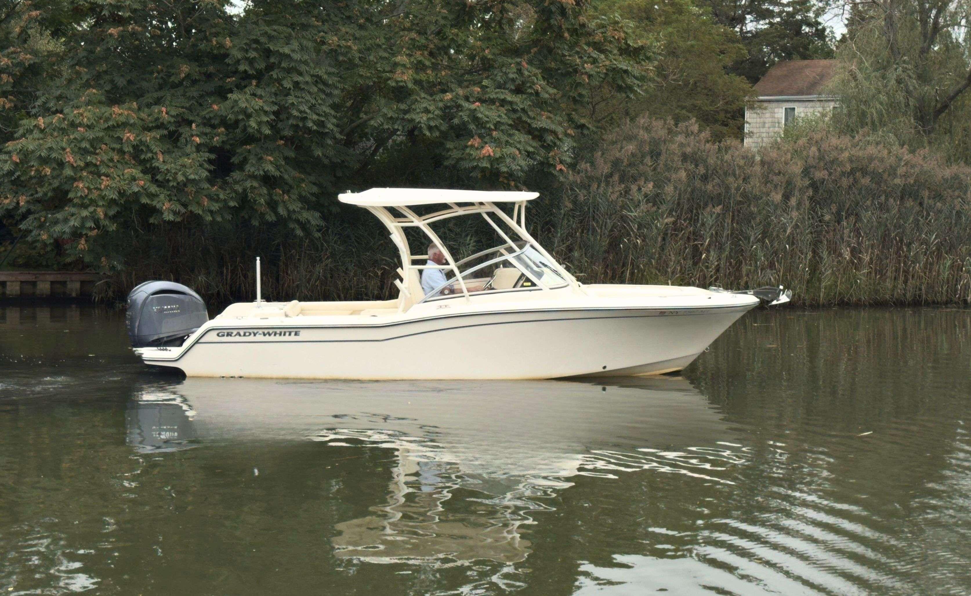 Grady White FREEDOM 235