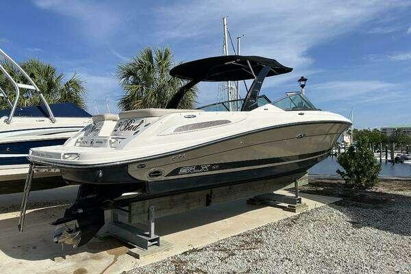 Sea Ray 270 SLX