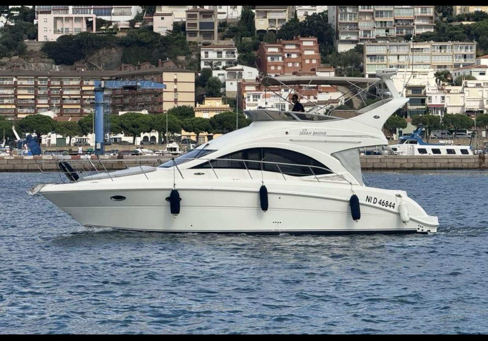 Sea Ray 375 Sedan Bridge