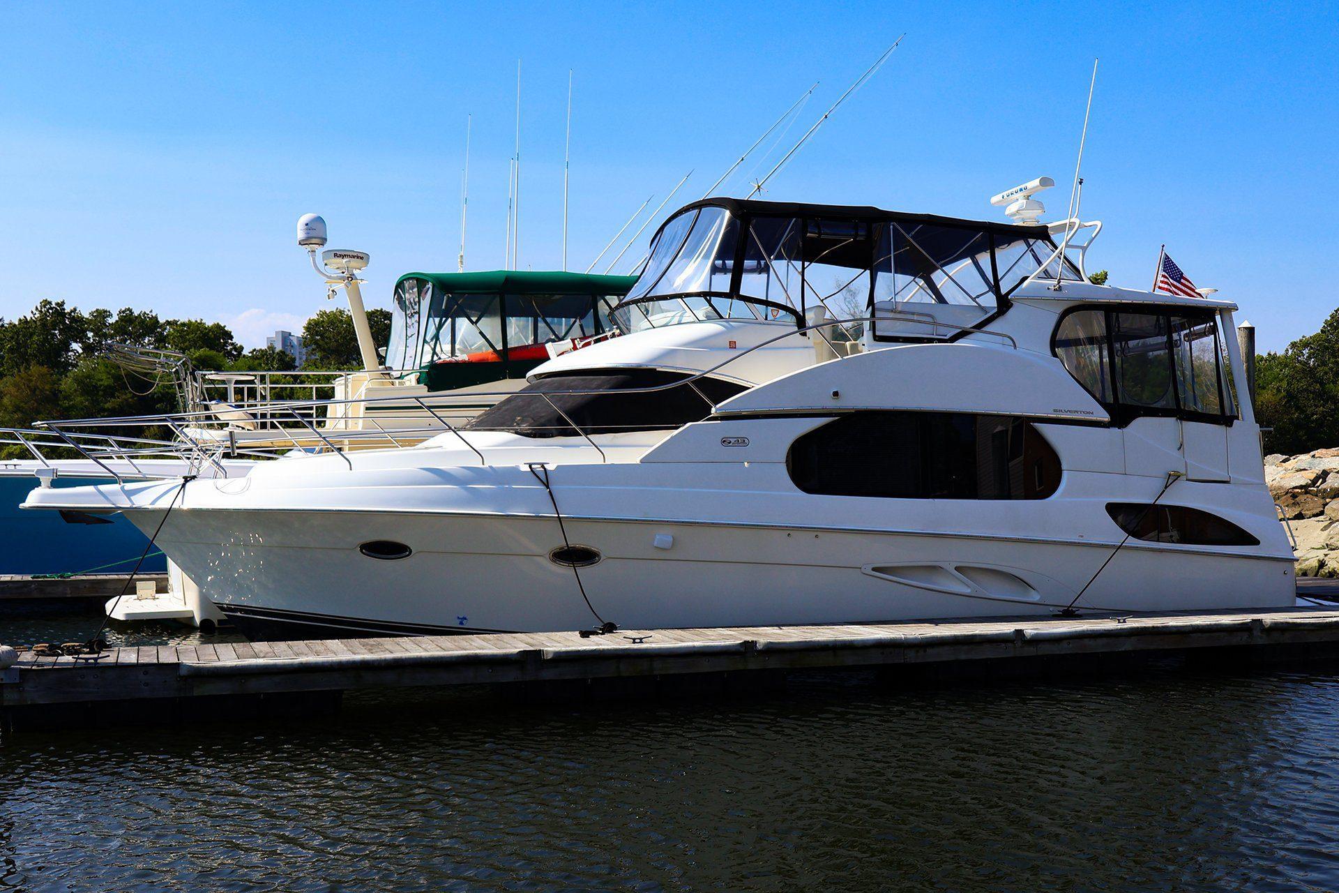 Silverton 43 Motor Yacht