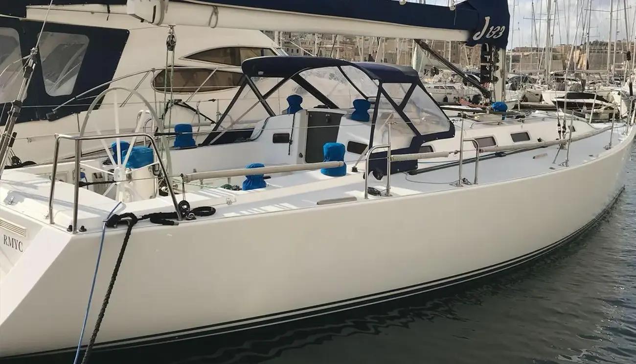 J Boats J133