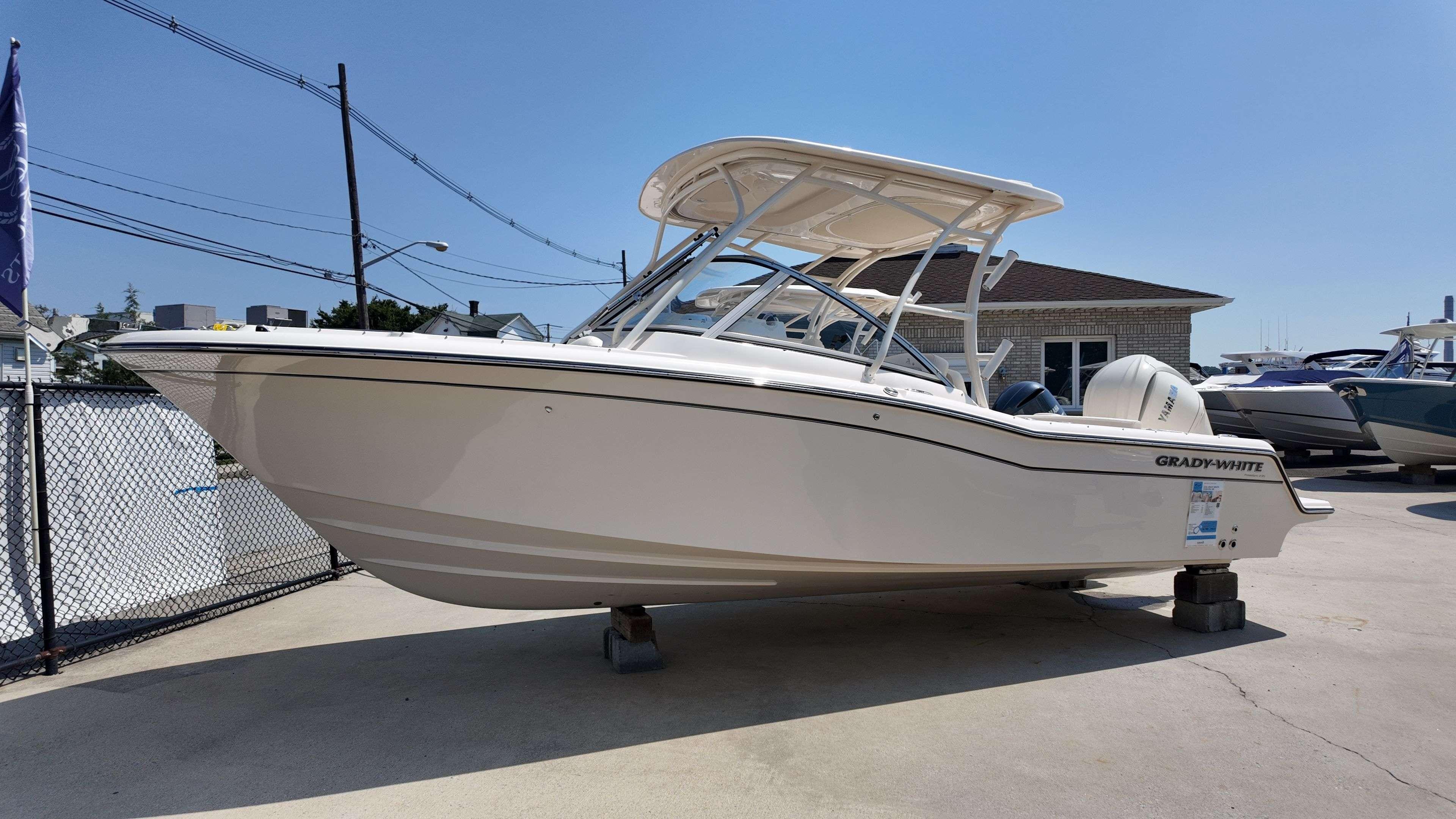 Grady White FREEDOM 235