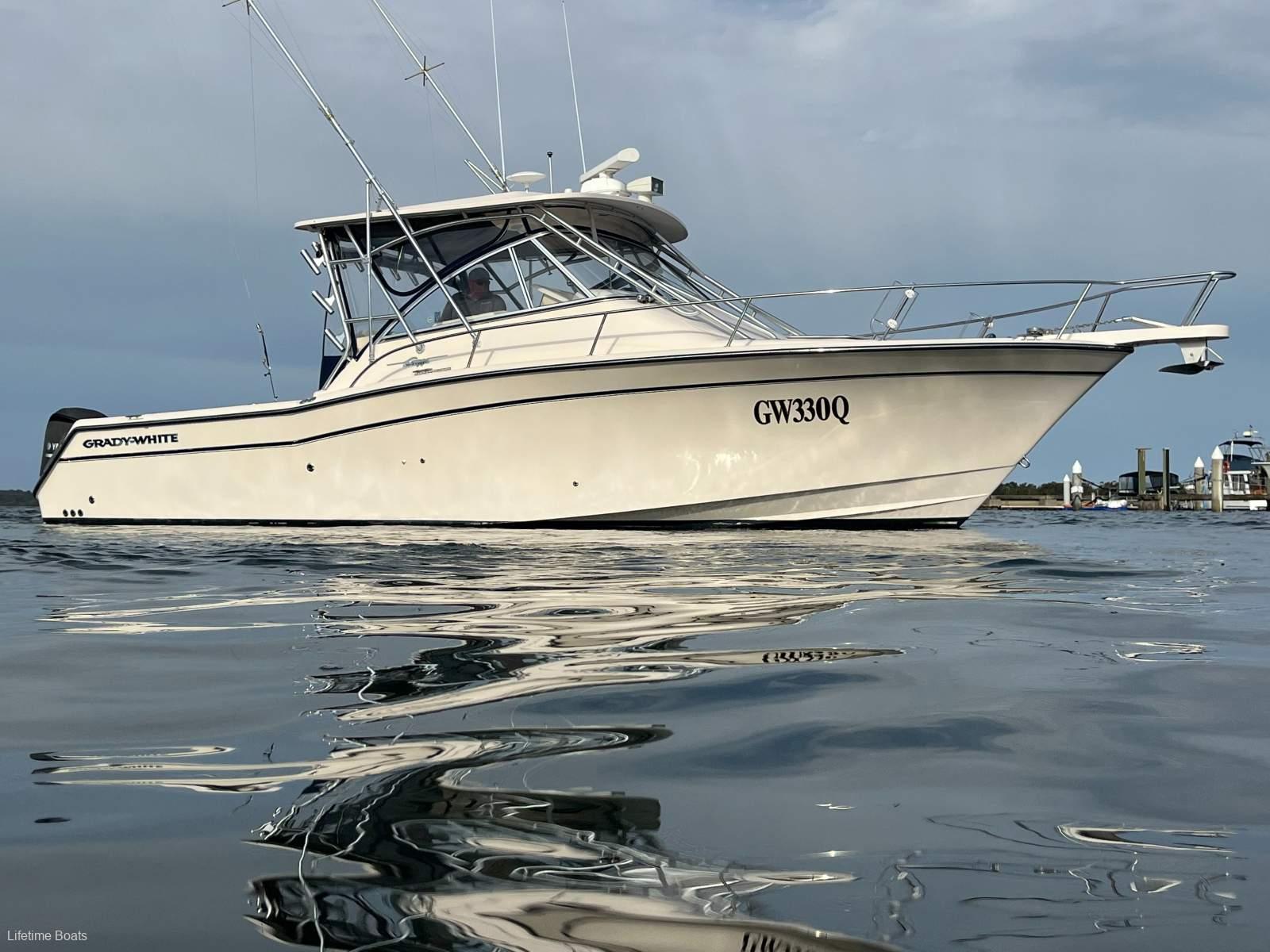 Grady-White Express 330