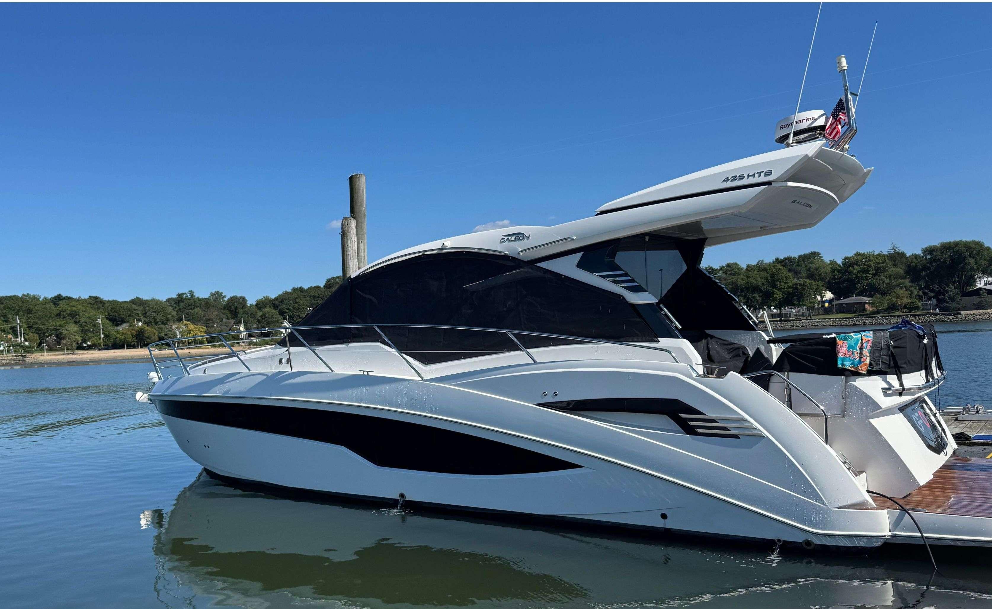 Galeon 425 HTS
