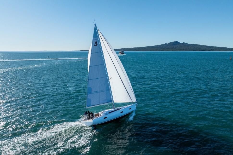 Beneteau First 44