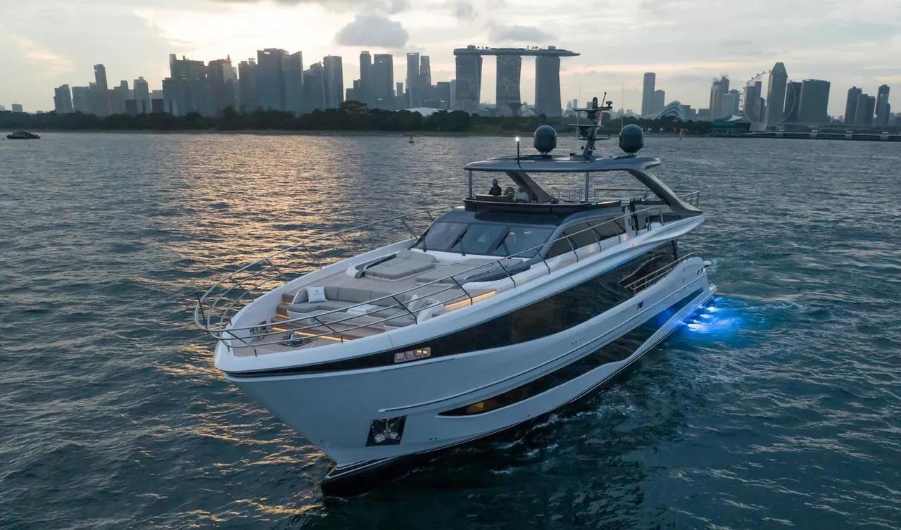 Princess Yachts Y95