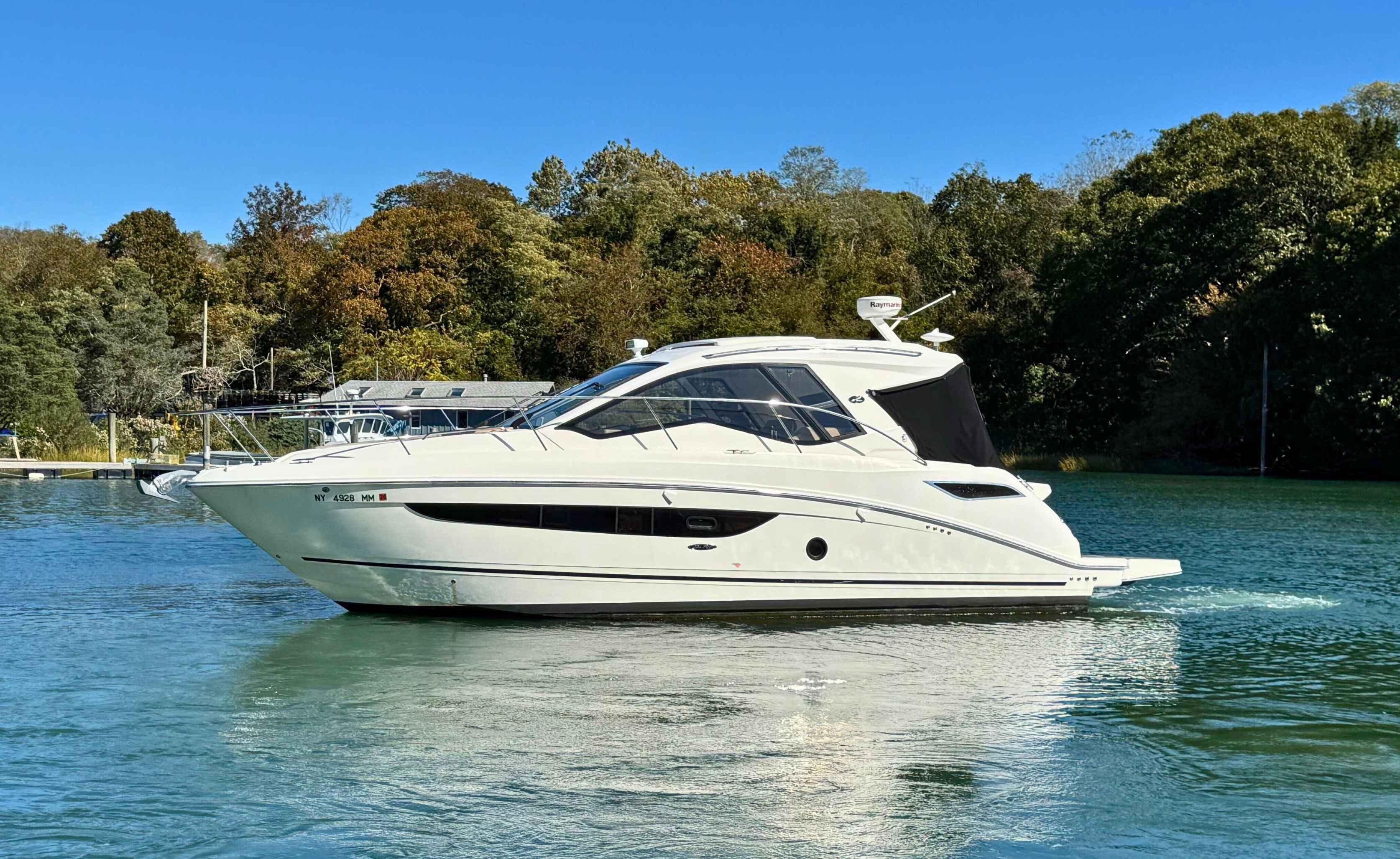 Sea Ray 350 SUNDANCER COUPE