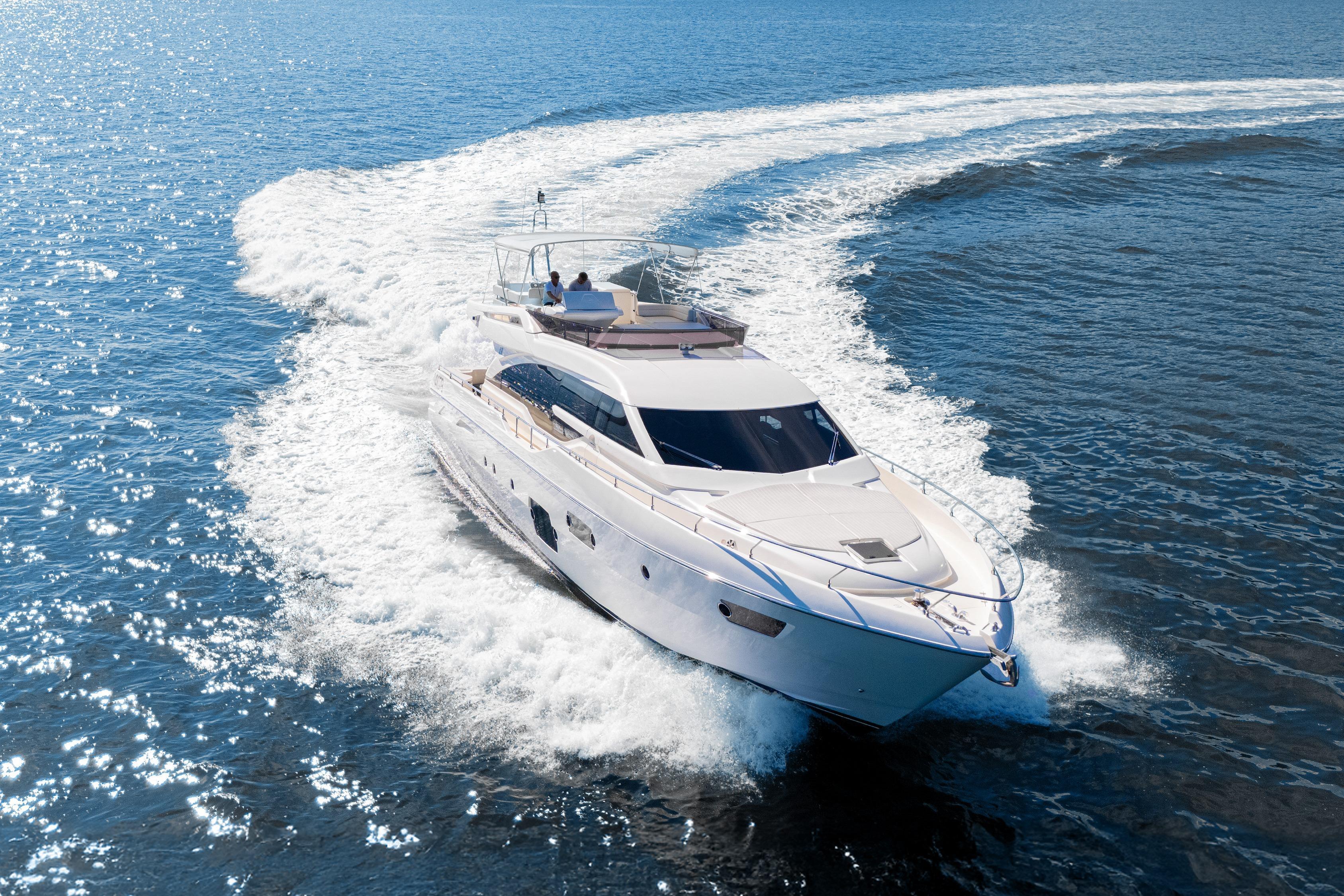 Ferretti 690