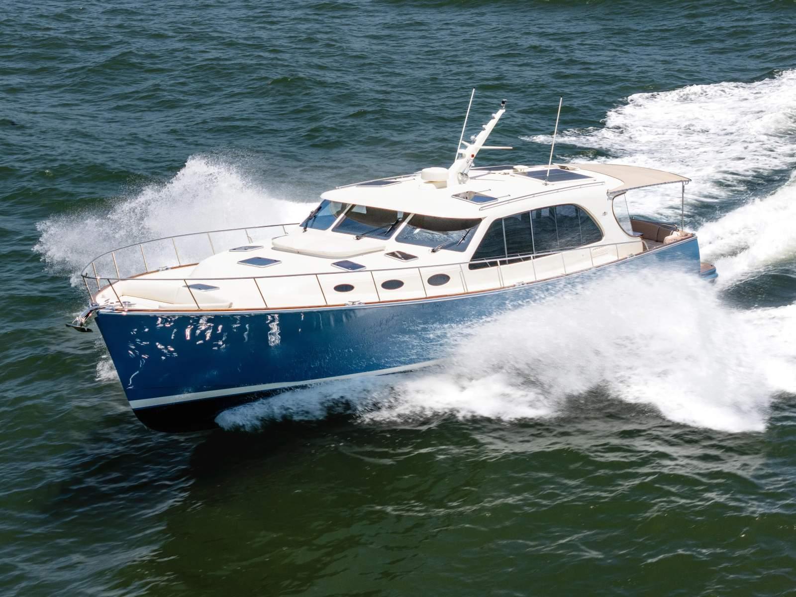 Palm Beach Motor Yachts 70 Sedan