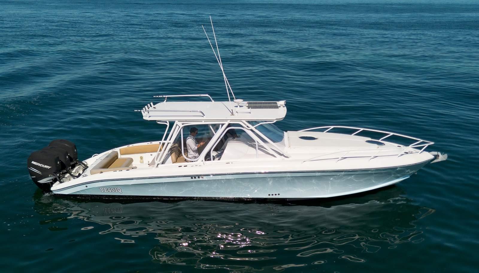 Midnight Express 37 Cabin