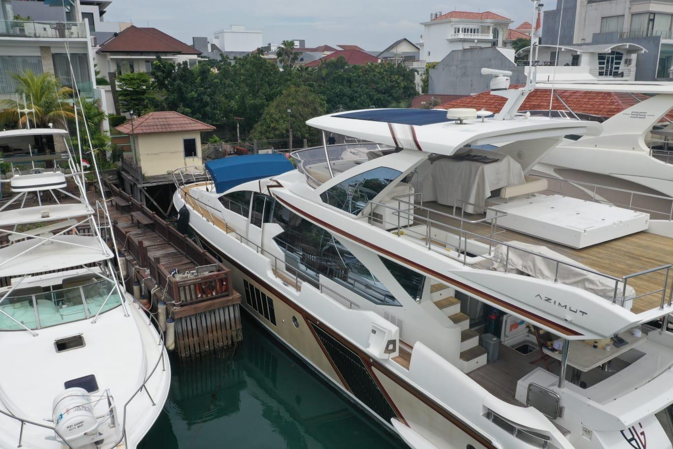 Azimut 80