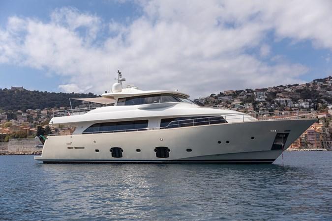 Ferretti Custom Line Navetta 26