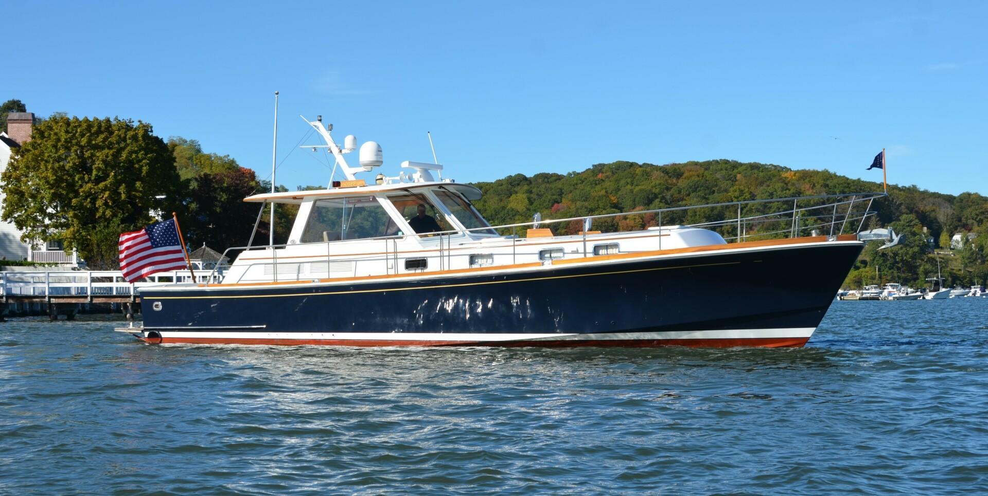 Grand Banks Yachts Eastbay HX