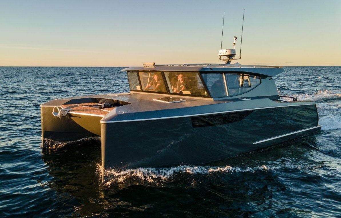 Herley 34 Powercat Electric