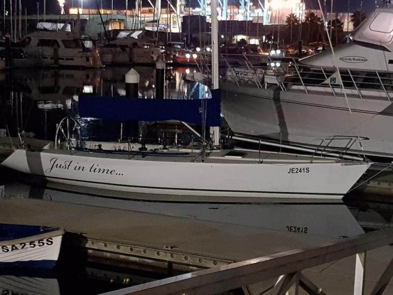 Catalina Yachts Capri 37