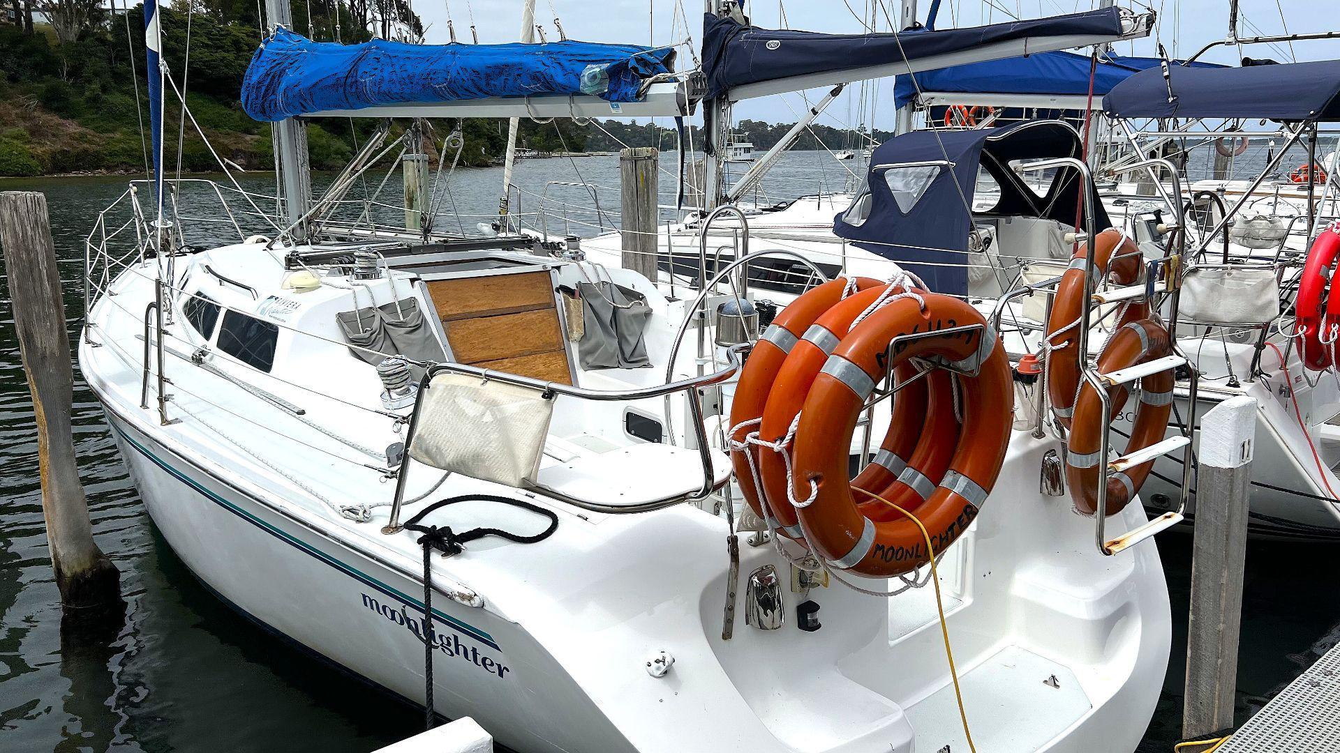 Catalina Yachts 320