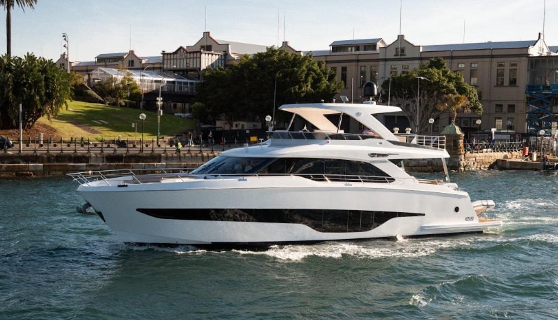 Majesty Yachts 72 Flybridge HT