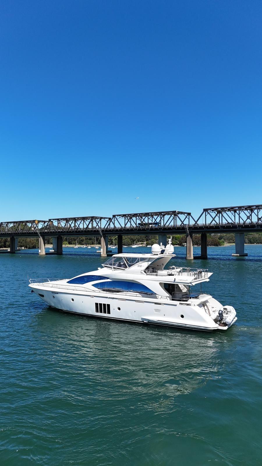 Azimut 82 Yacht